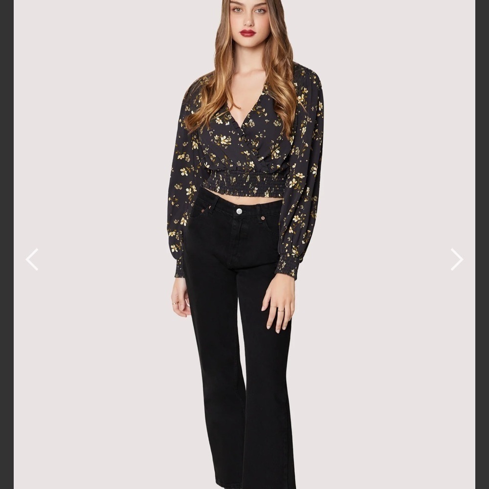 Lost and wander NWT champagne daisy knit blouse black yellow floral wome…